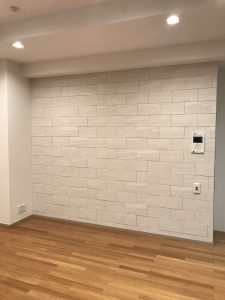 リフォーム施工事例リビングのアクセントにエコカラット